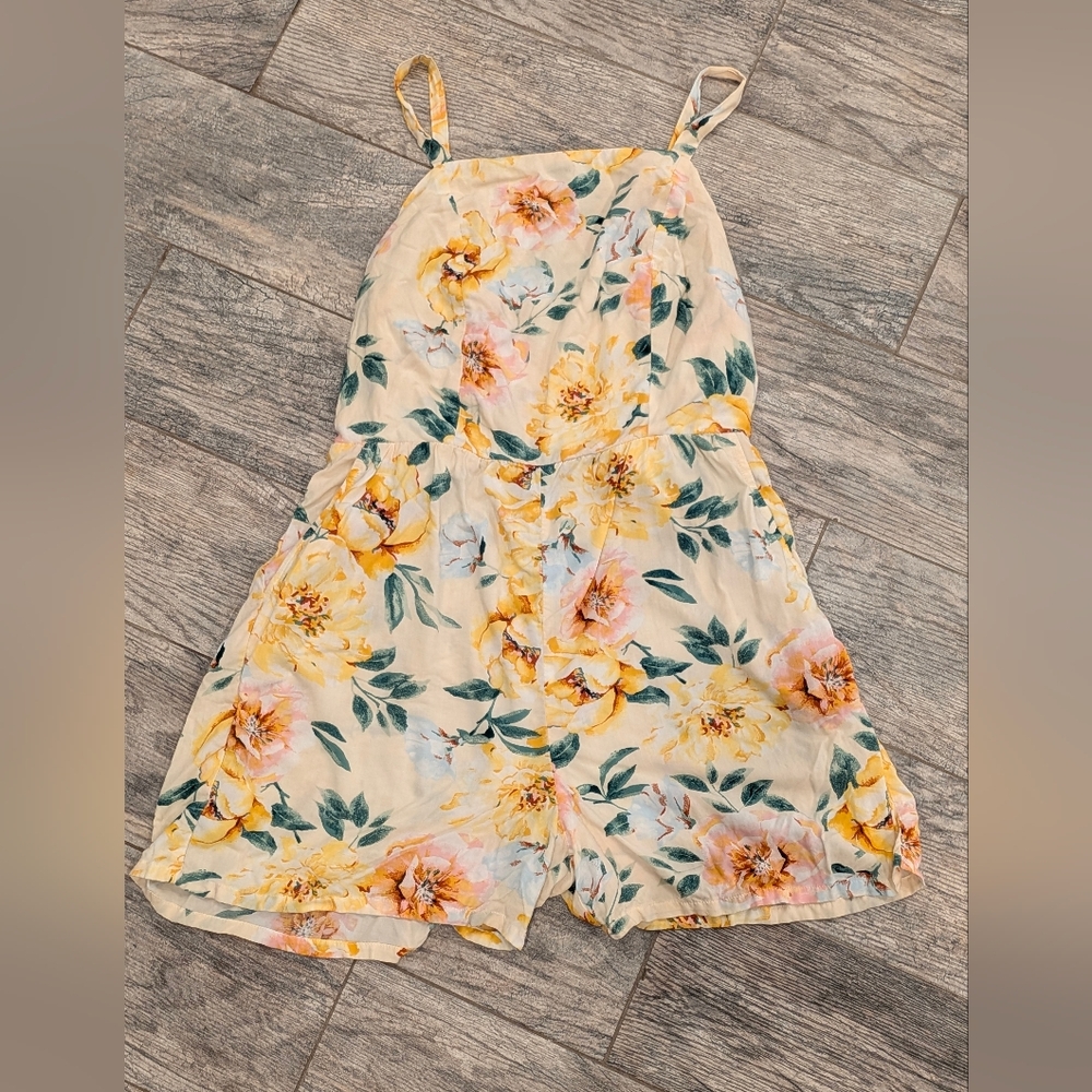 Old Navy Floral Romantic Soft Woven Smock Adjustable Straps Romper Size Small